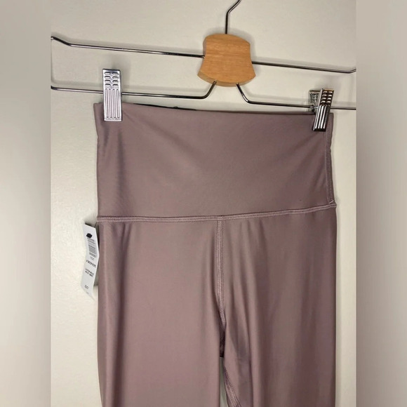 🏷️ NWT TNA Atmosphere High Rise Leggings - Picture 4 of 5